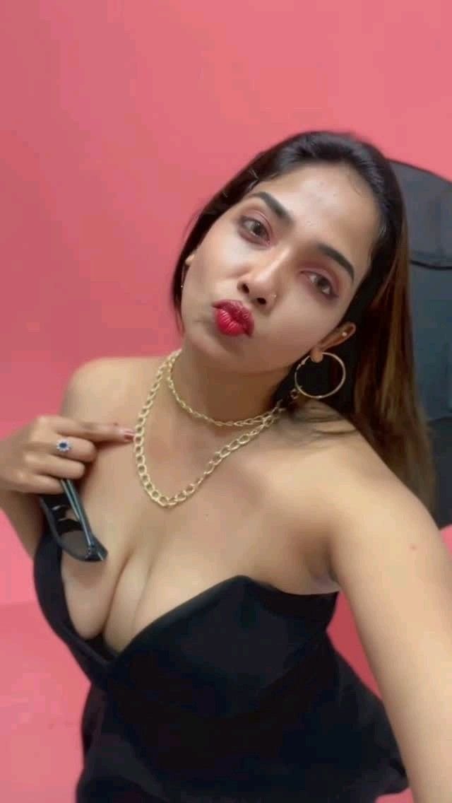 Profile photo - Avni Deshpande