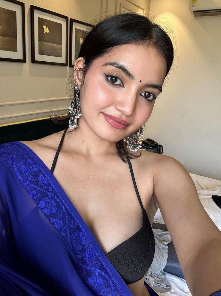 Profile photo - Ria Khatri