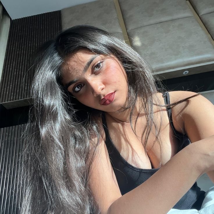 VIP profile - Dia Oberoi